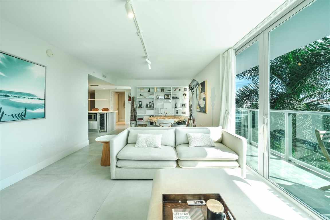 THE PALMS - Residential