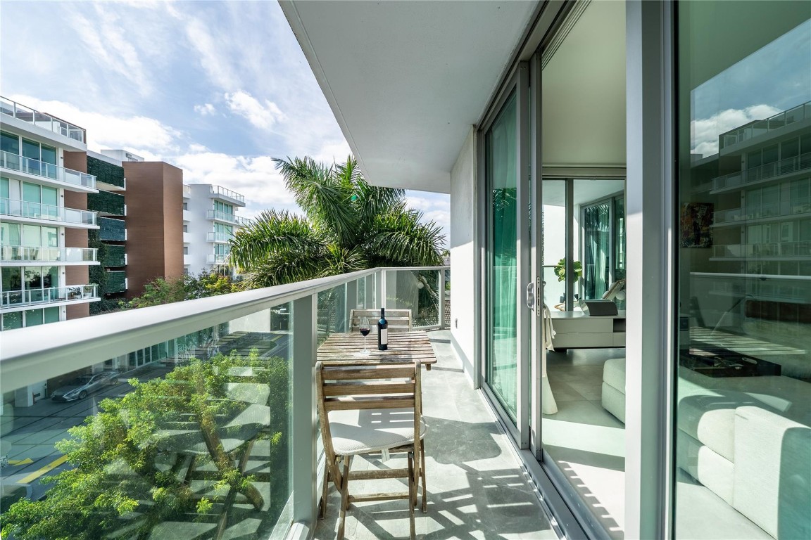 THE PALMS - Residential