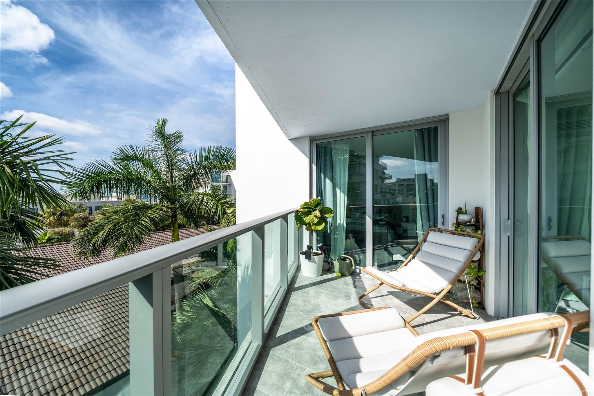 THE PALMS - Residential