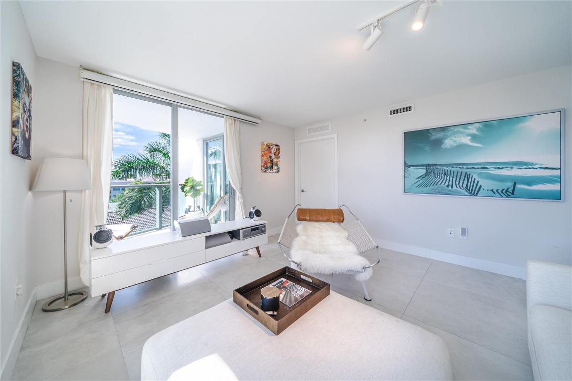 THE PALMS - Residential