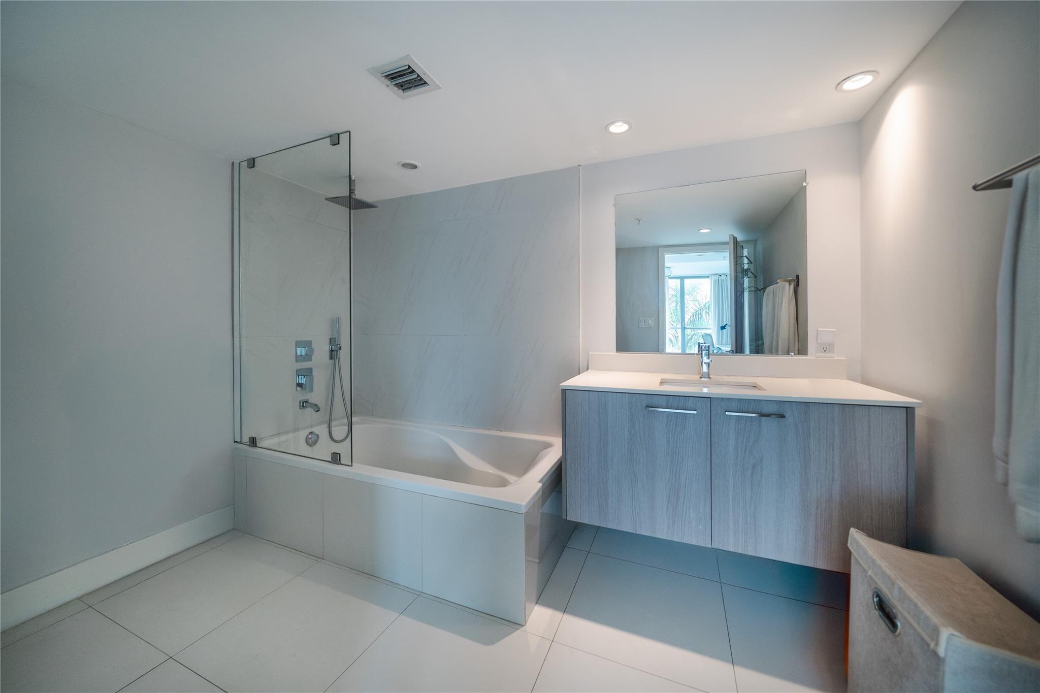 THE PALMS - Residential