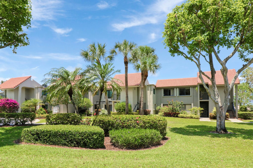 Photo of 5701 Fairway Park Drive #202, Boynton Beach, FL 33437 (MLS # R10987037)