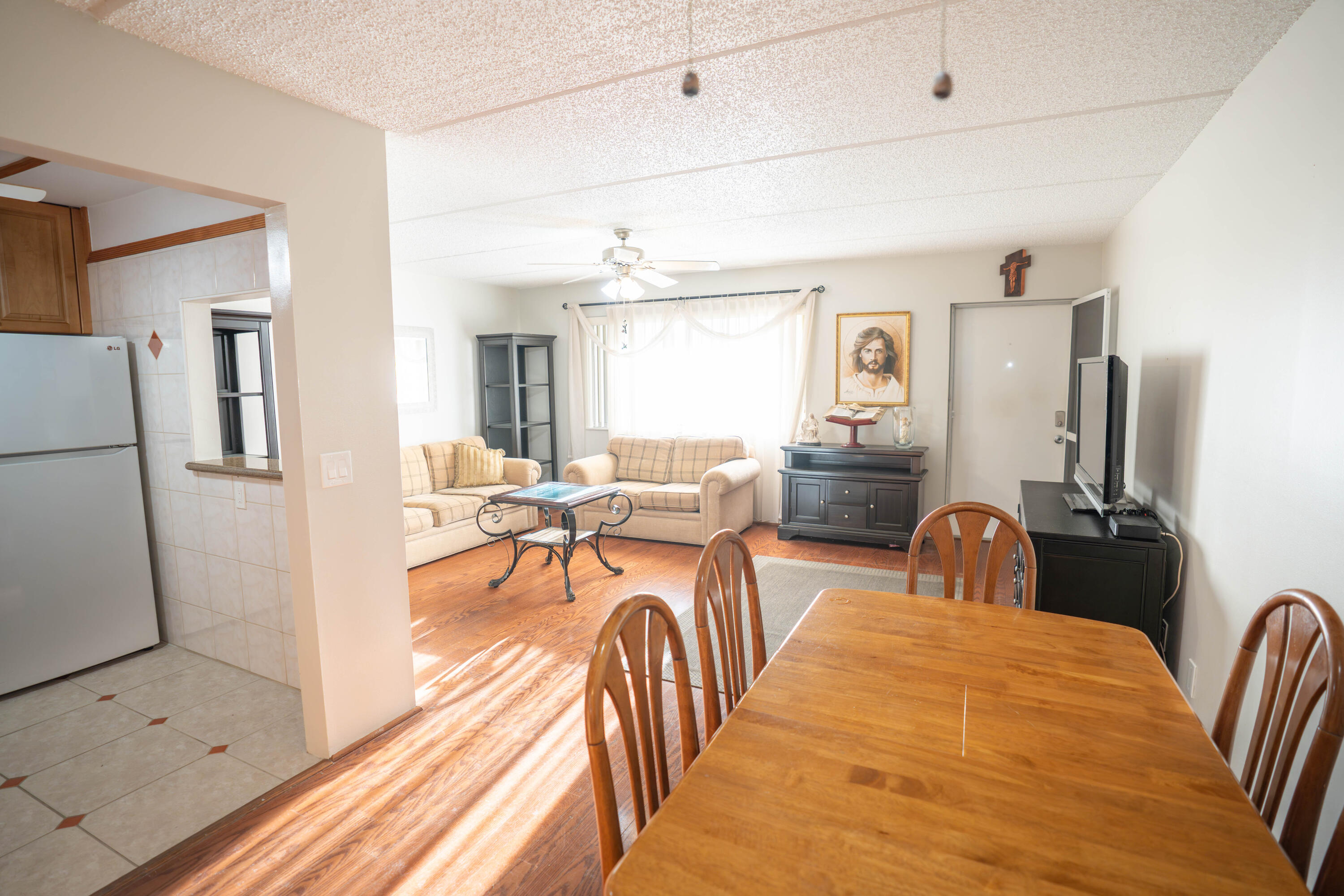 VILLAGE GREEN WINDSOR CONDO - Residential Lease