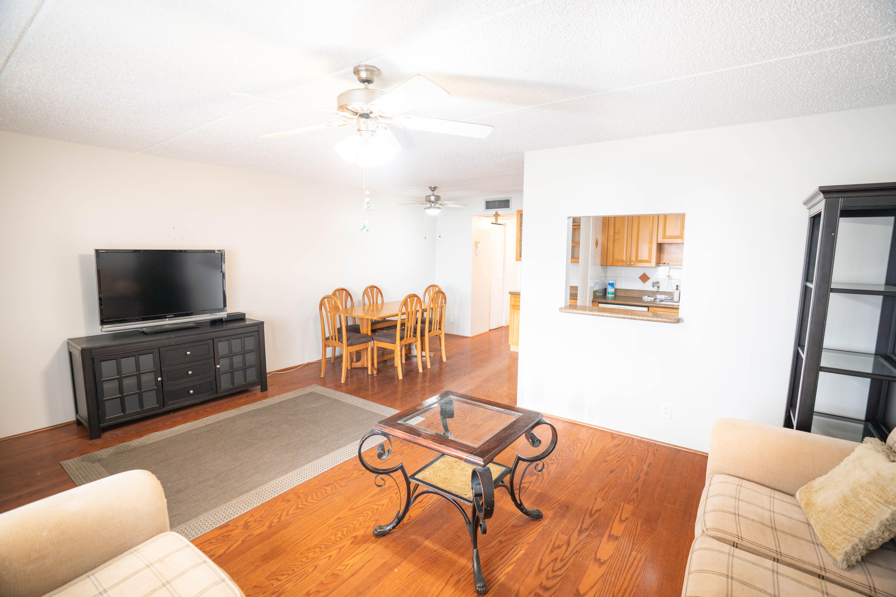 VILLAGE GREEN WINDSOR CONDO - Residential Lease