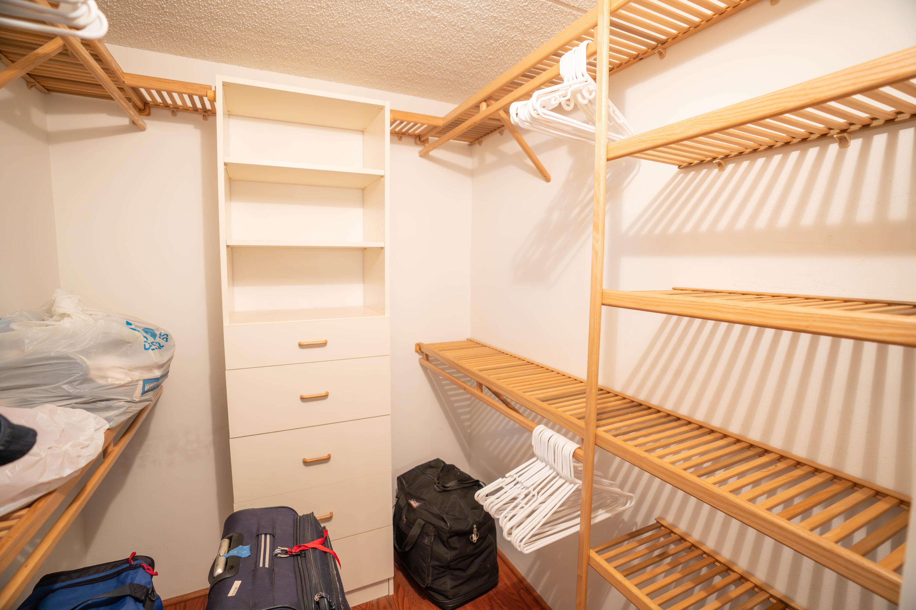 VILLAGE GREEN WINDSOR CONDO - Residential Lease