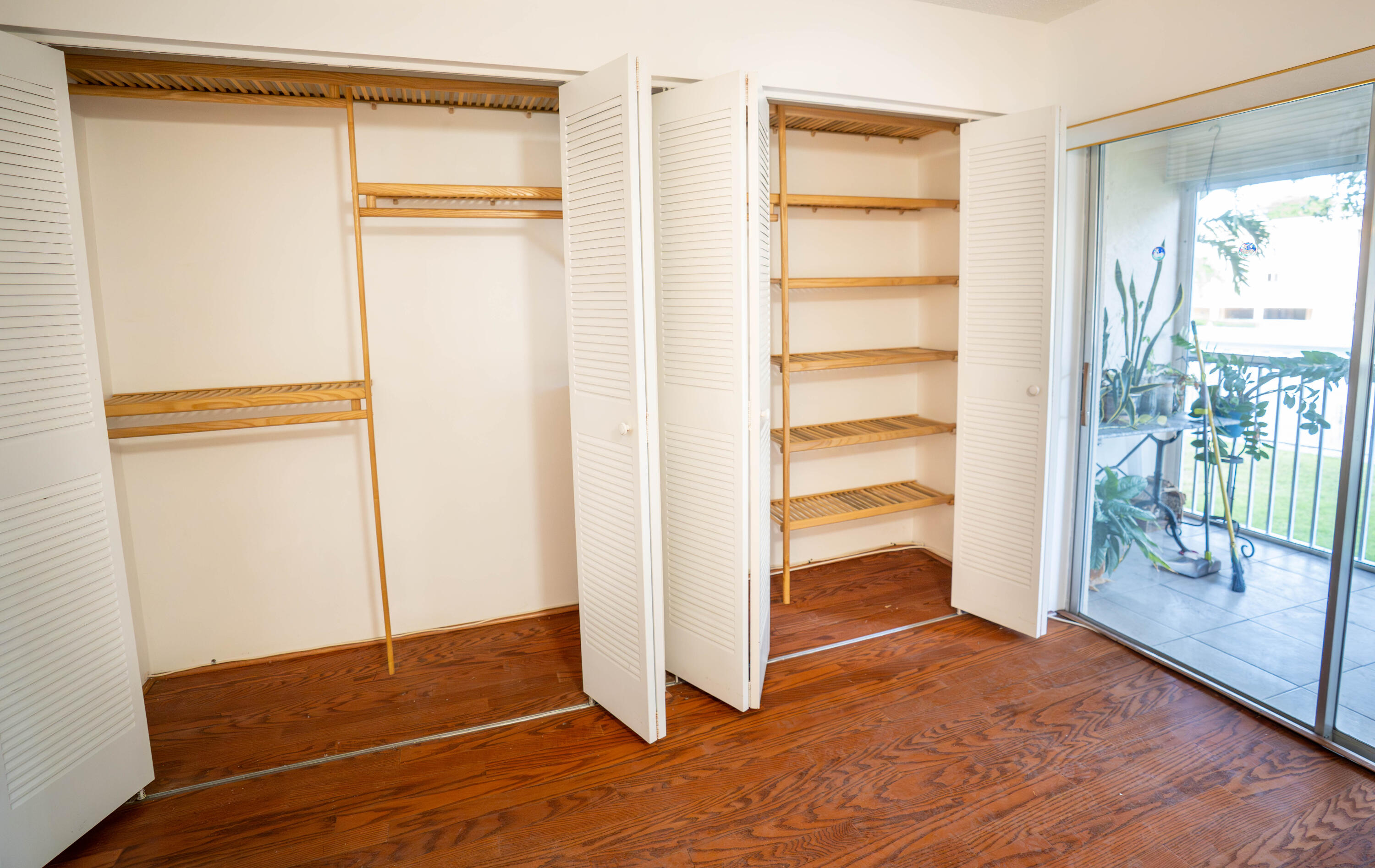 VILLAGE GREEN WINDSOR CONDO - Residential Lease