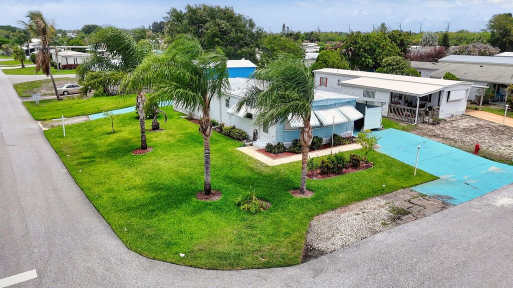 Photo of 7102 SE Bluebird Circle, Hobe Sound, FL 33455 (MLS # B26030627)