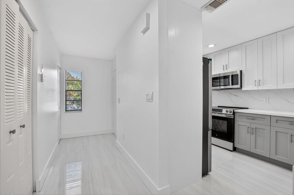 Photo of 9272 Vista Del Lago #28f, Boca Raton, FL 33428 (MLS # B26020126)