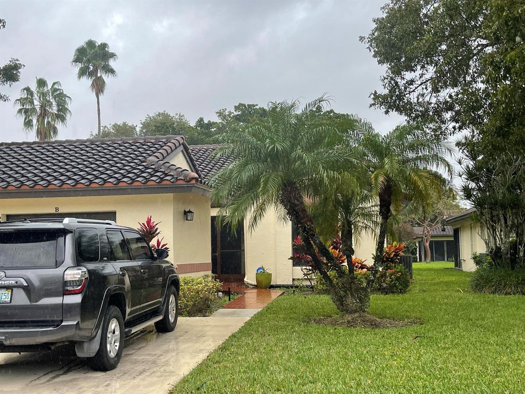 Photo of 5908 Sunswept Ln #B, Boynton Beach, FL 33437 (MLS # R10945328)