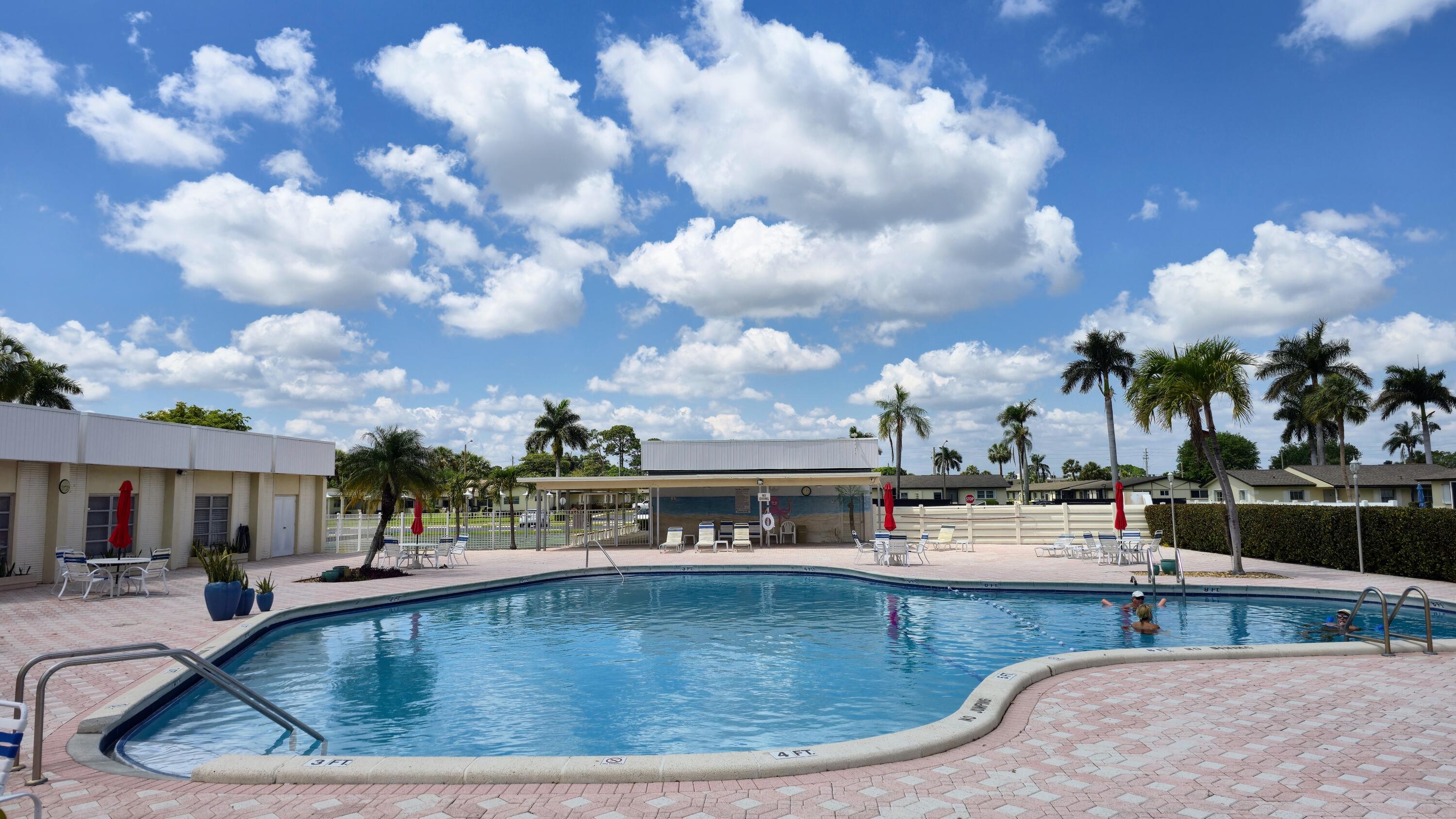 CRESTHAVEN VILLAS 2 CONDO - Residential