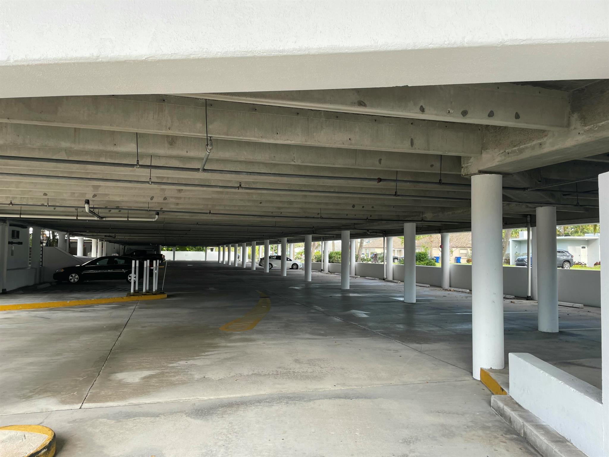 YACHT HARBOR - Commercial Sale