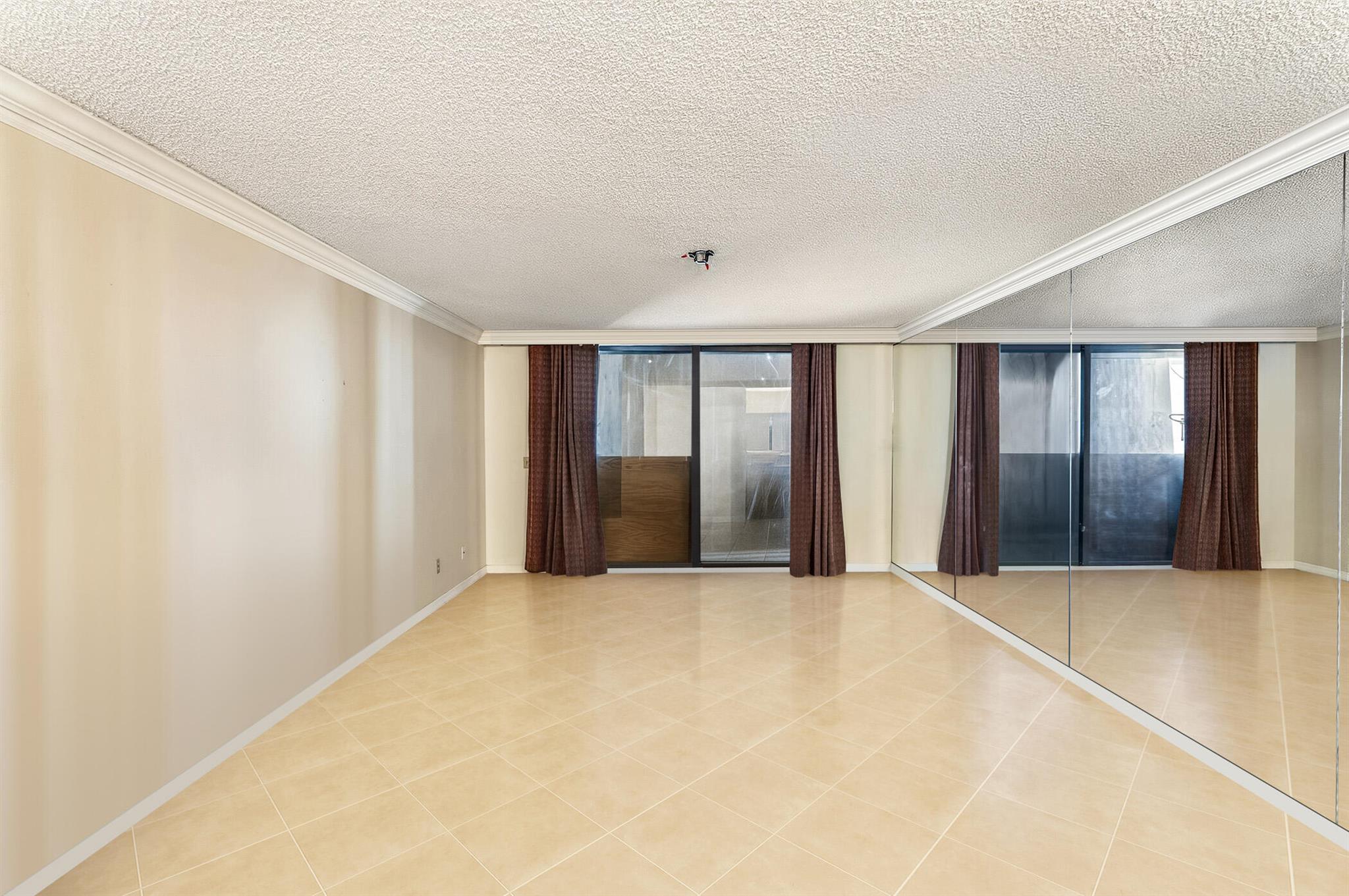 SEAQUAY CONDOMINIUM - Residential