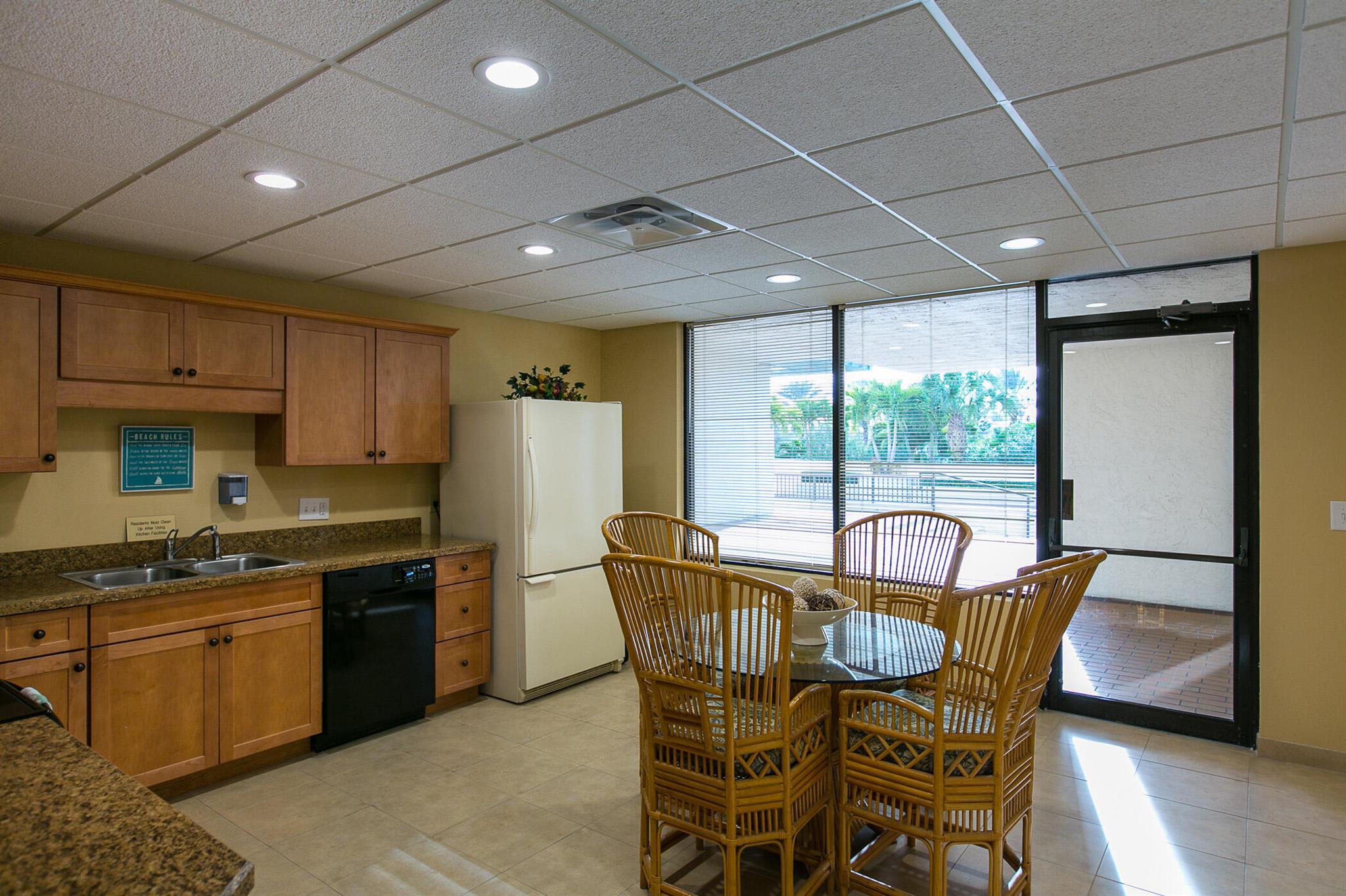 SEAQUAY CONDOMINIUM - Residential