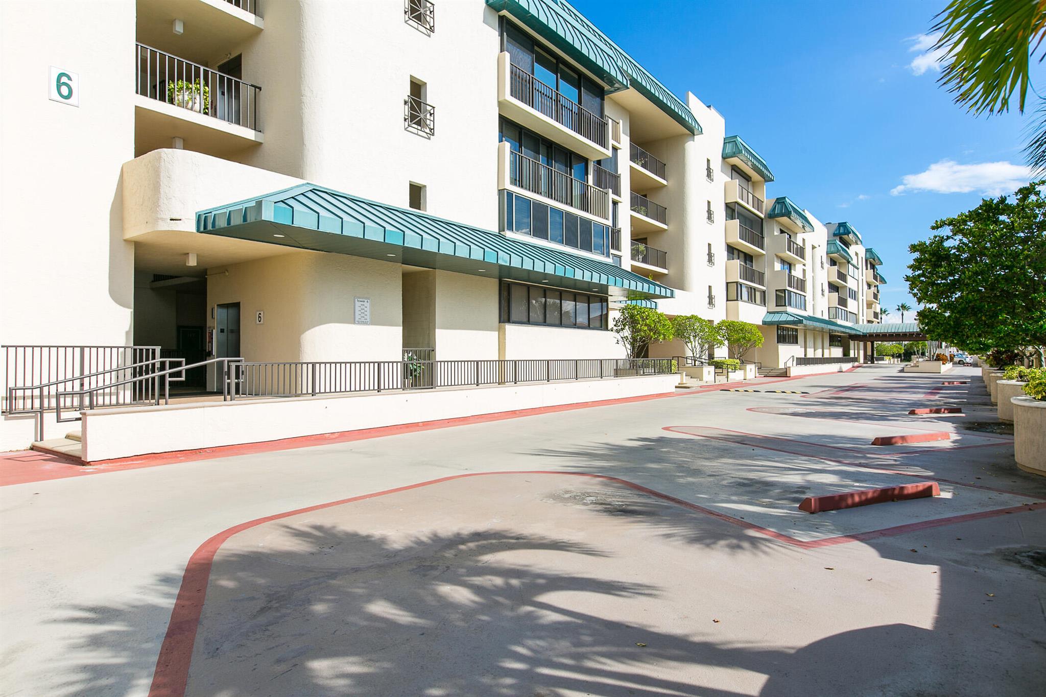 SEAQUAY CONDOMINIUM - Residential