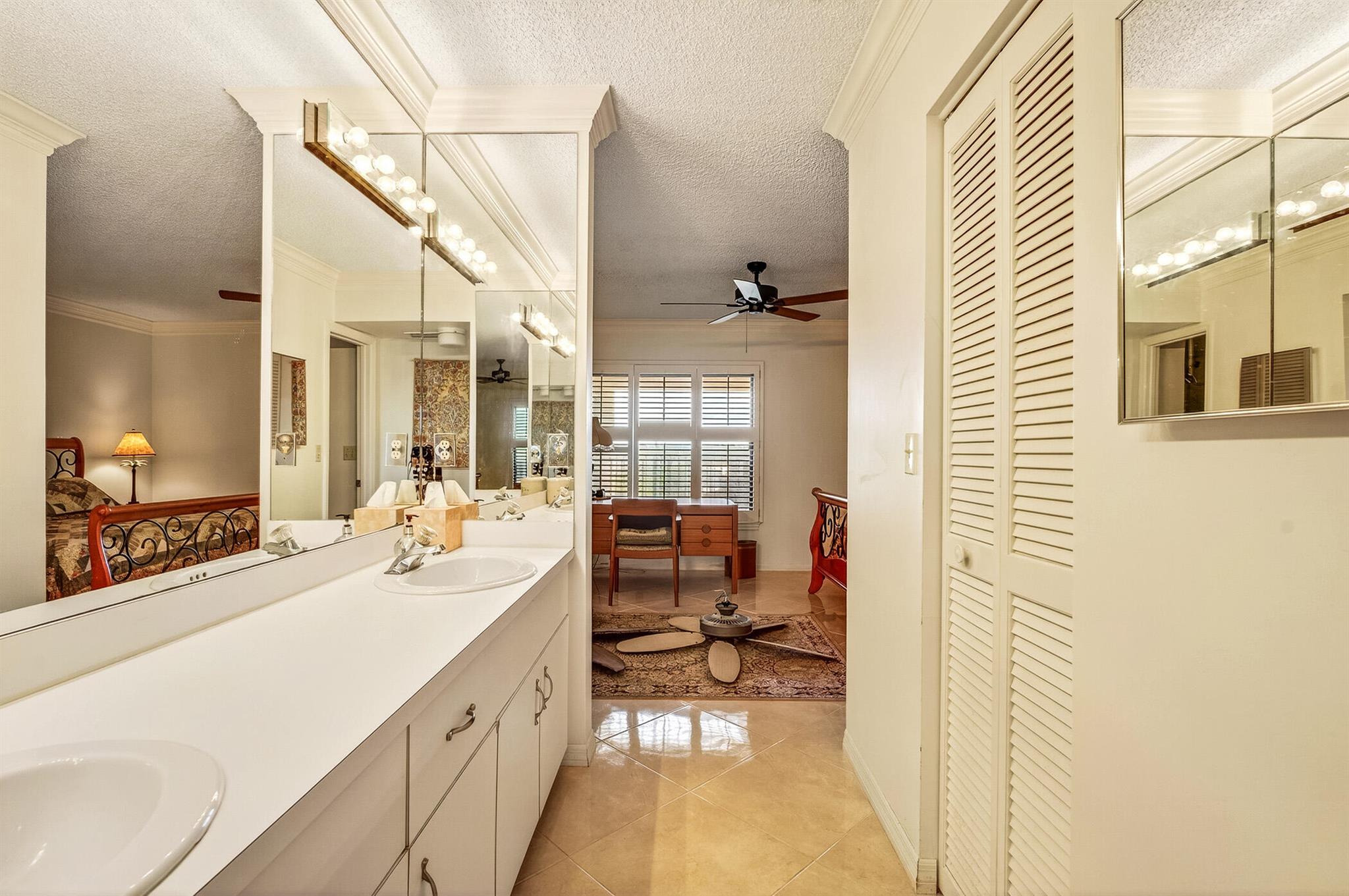 SEAQUAY CONDOMINIUM - Residential