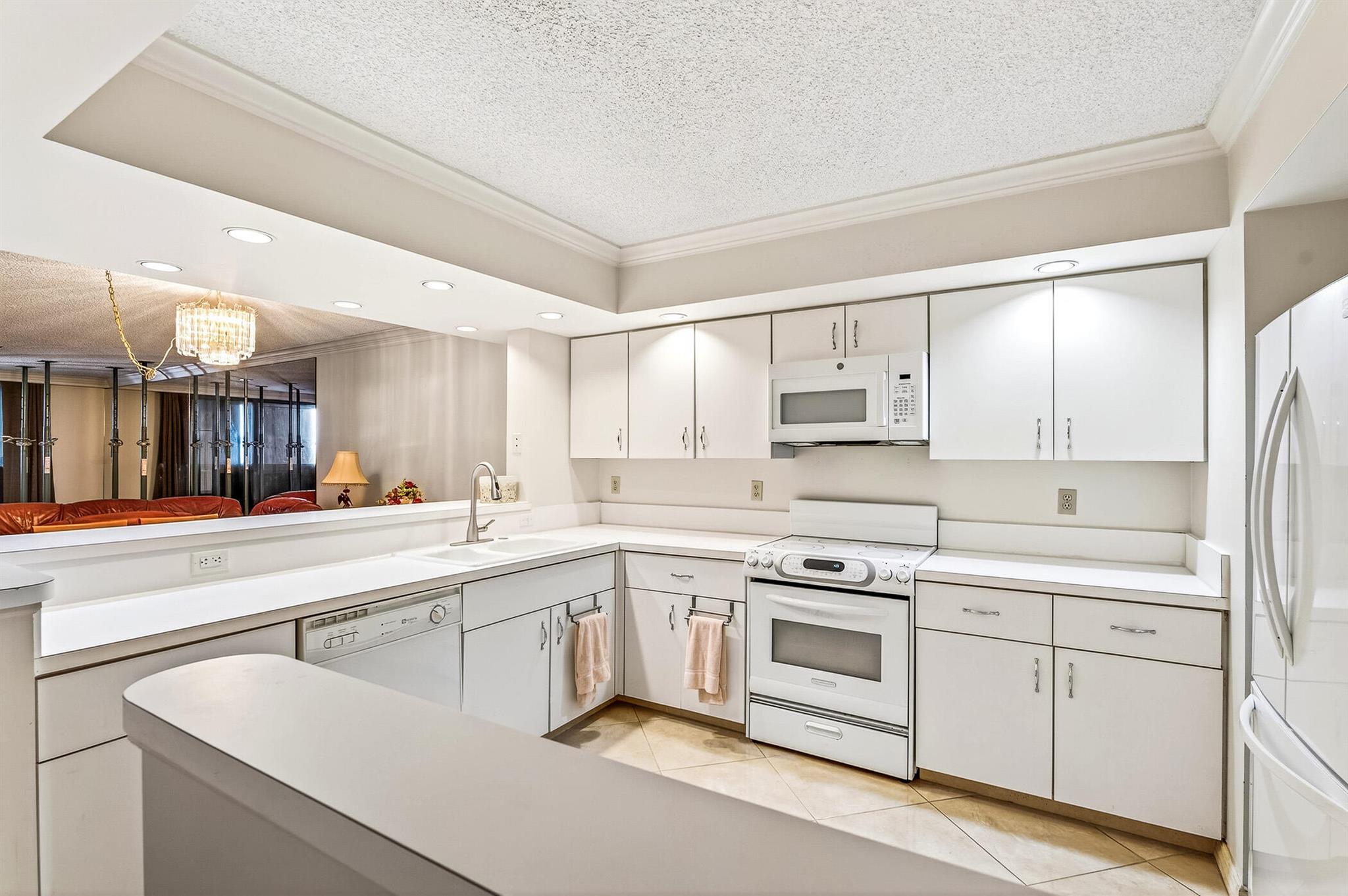 SEAQUAY CONDOMINIUM - Residential