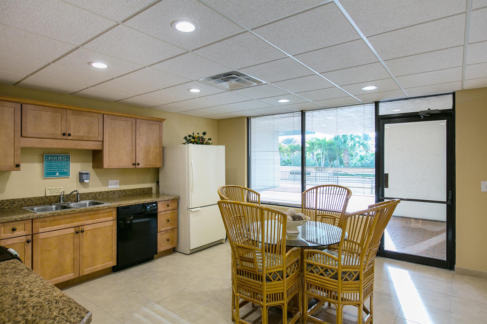 SEAQUAY CONDOMINIUM - Residential