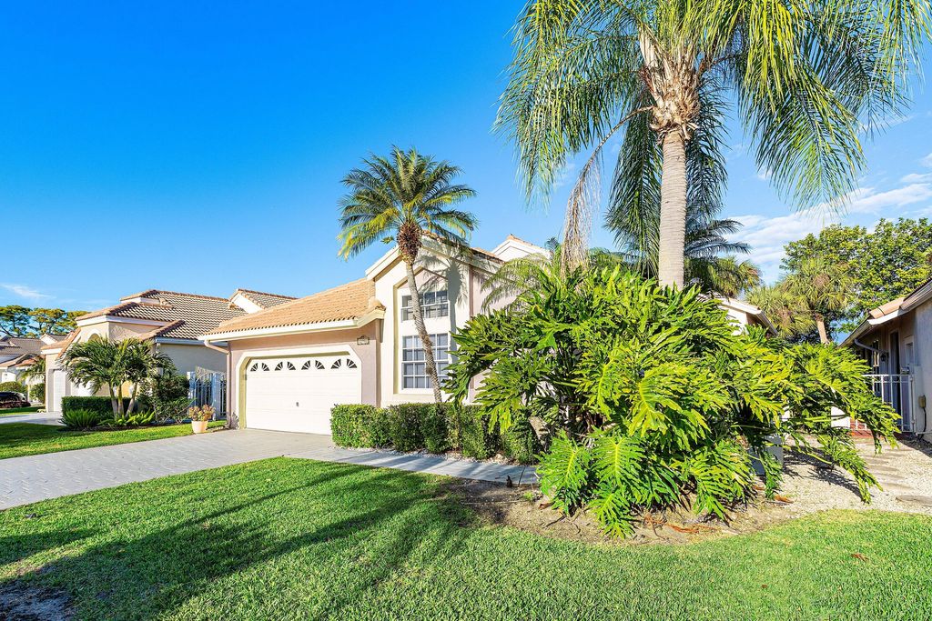 Photo of 12902 Touchstone Place, Palm Beach Gardens, FL 33418 (MLS # R11160768)