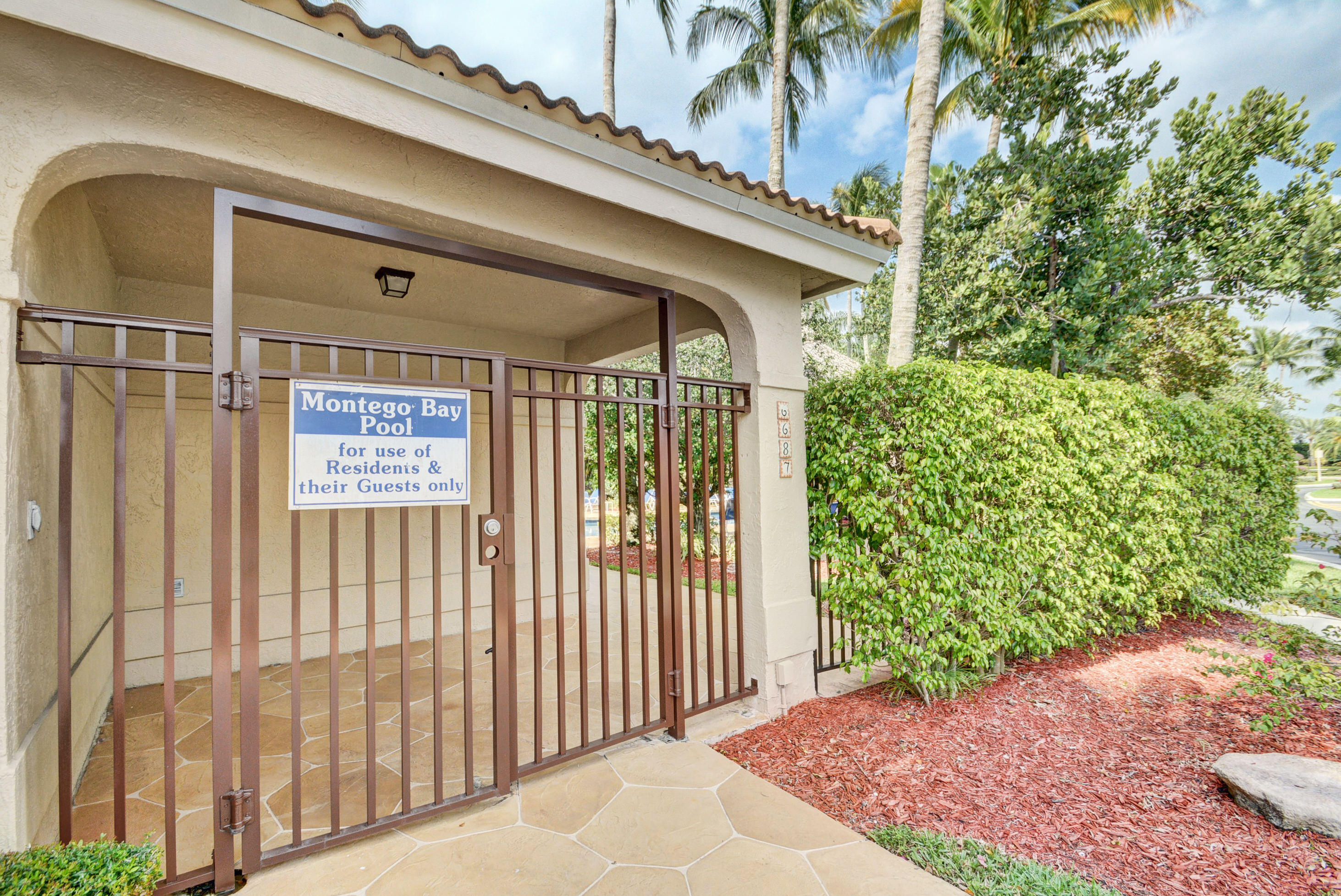 MONTEGO BAY AT BOCA POINTE CONDO - Residential