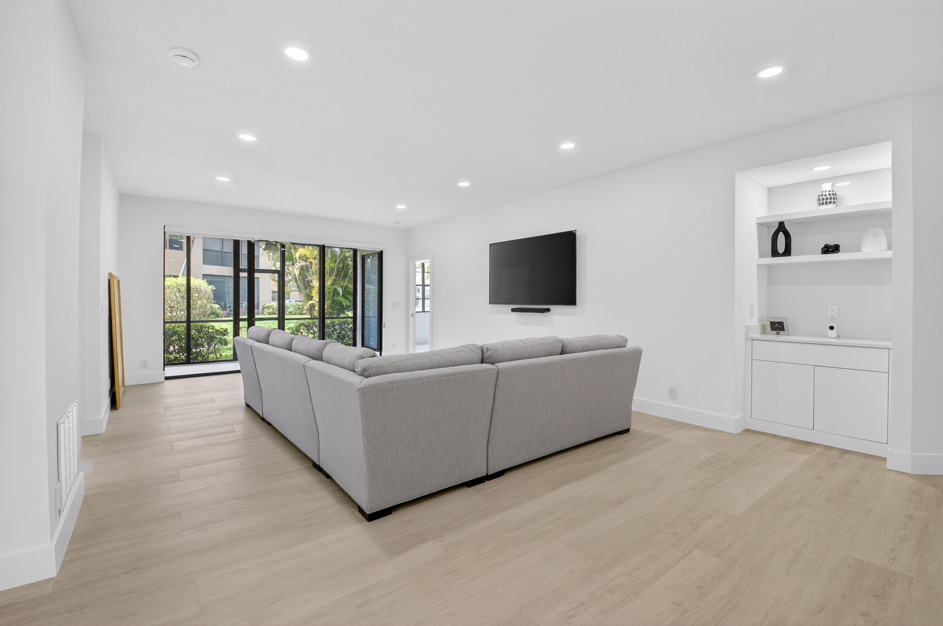 MONTEGO BAY AT BOCA POINTE CONDO - Residential