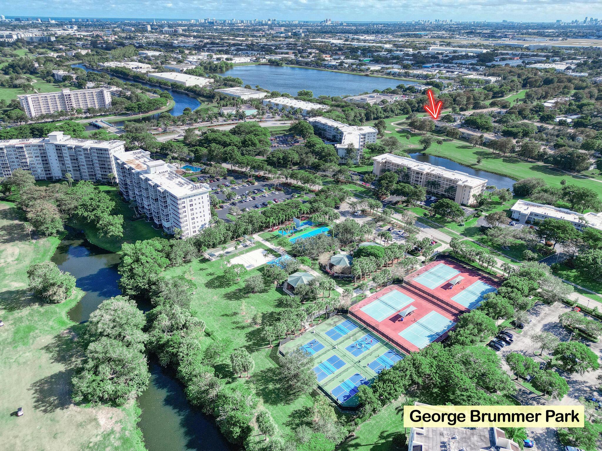 PALM-AIRE CONDO # 8 - Residential