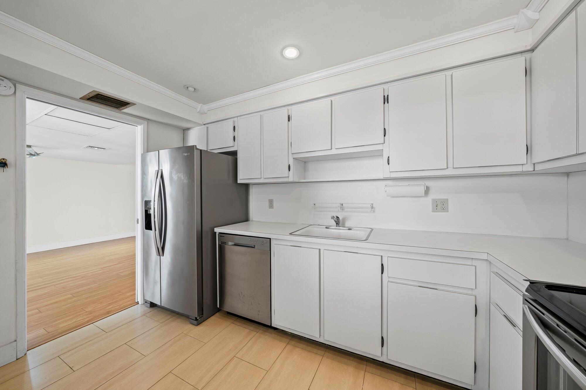 PALM-AIRE CONDO # 8 - Residential