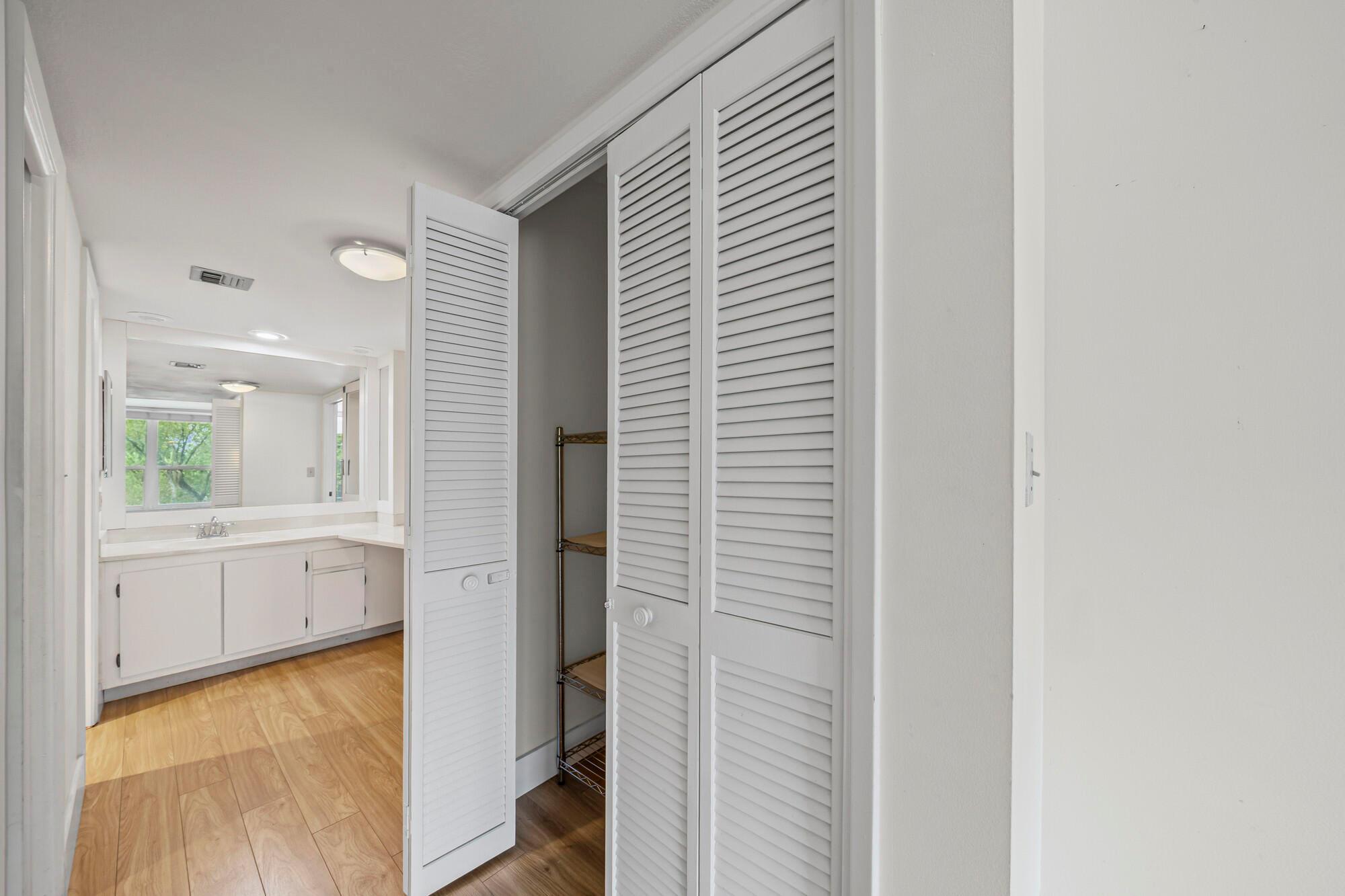 PALM-AIRE CONDO # 8 - Residential