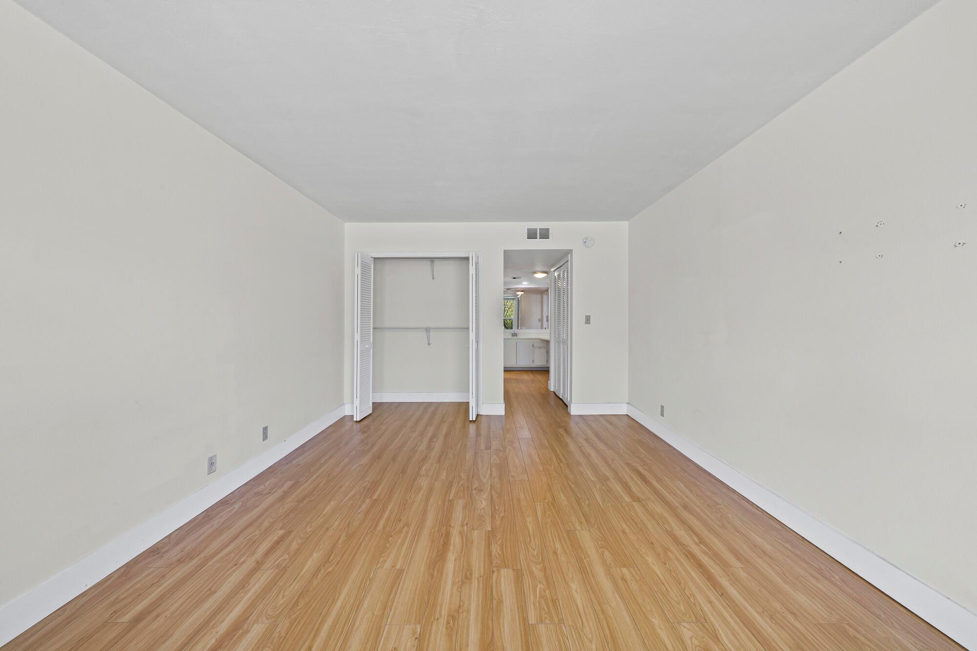 PALM-AIRE CONDO # 8 - Residential