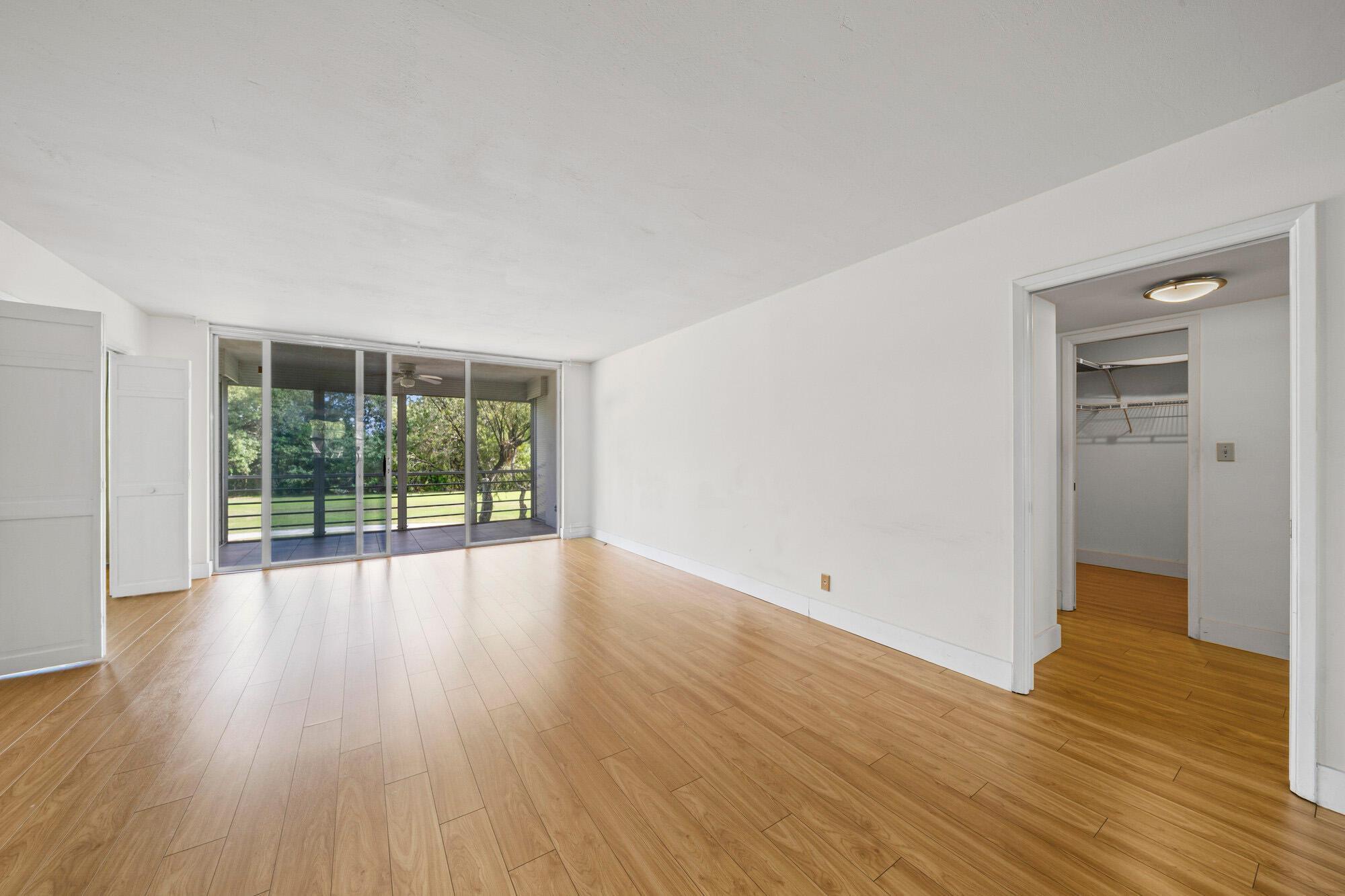 PALM-AIRE CONDO # 8 - Residential