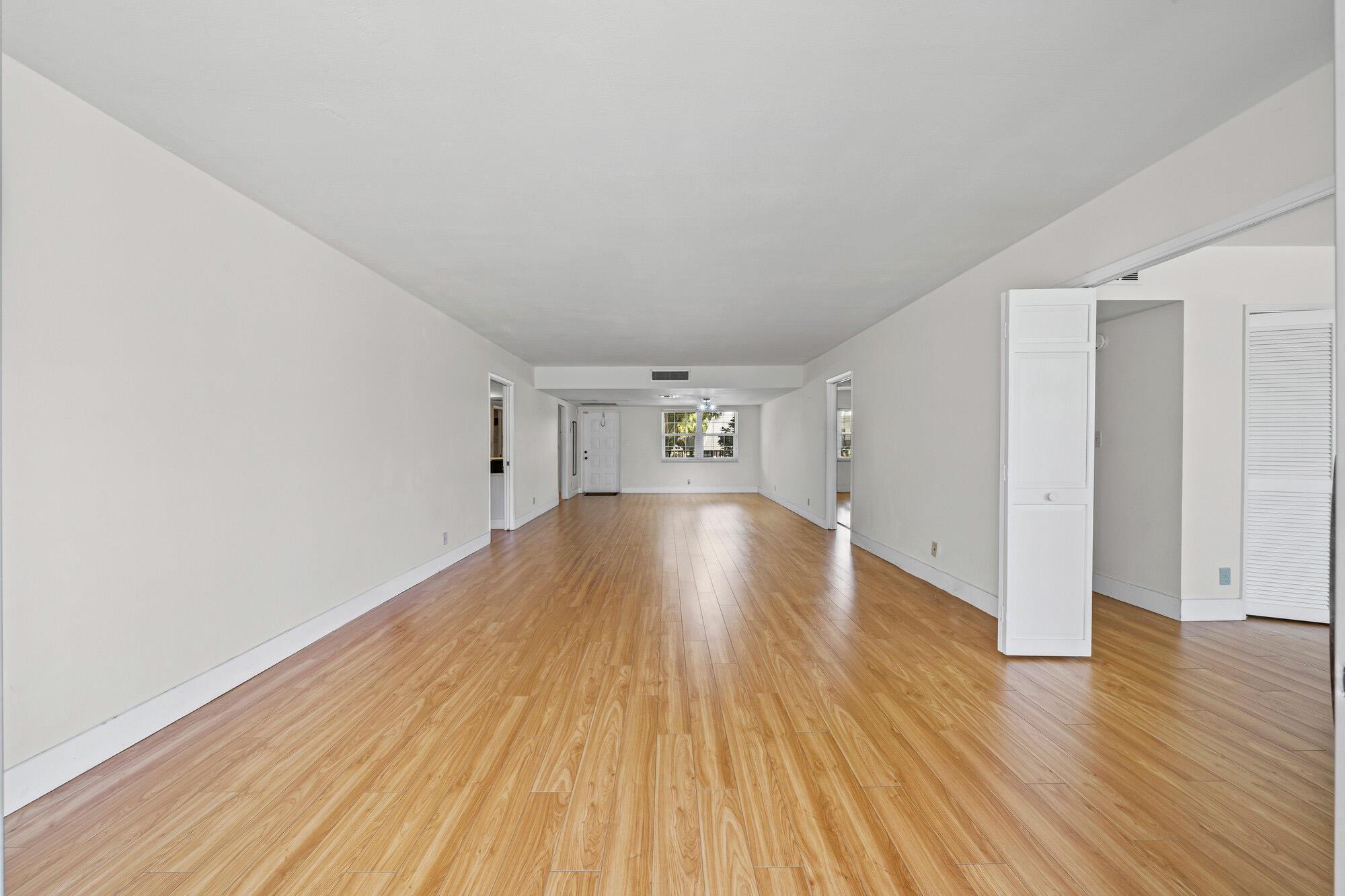 PALM-AIRE CONDO # 8 - Residential