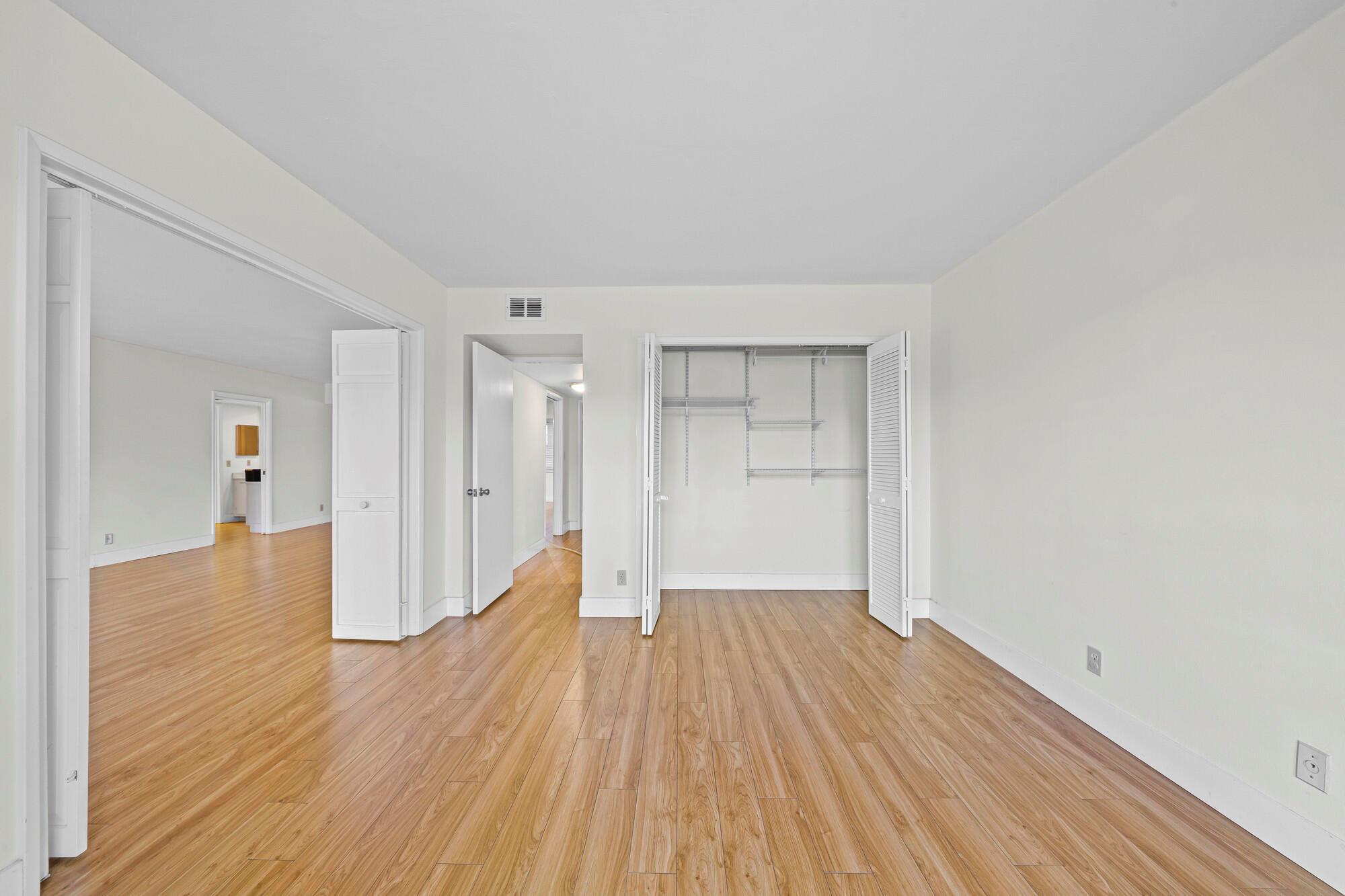 PALM-AIRE CONDO # 8 - Residential