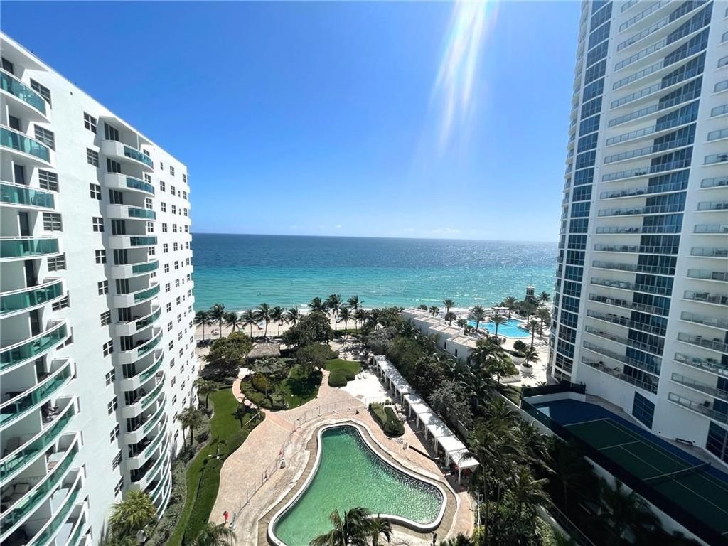 Photo of 3001 S Ocean Dr #1225, Hollywood, FL 33019 (MLS # F10323290)