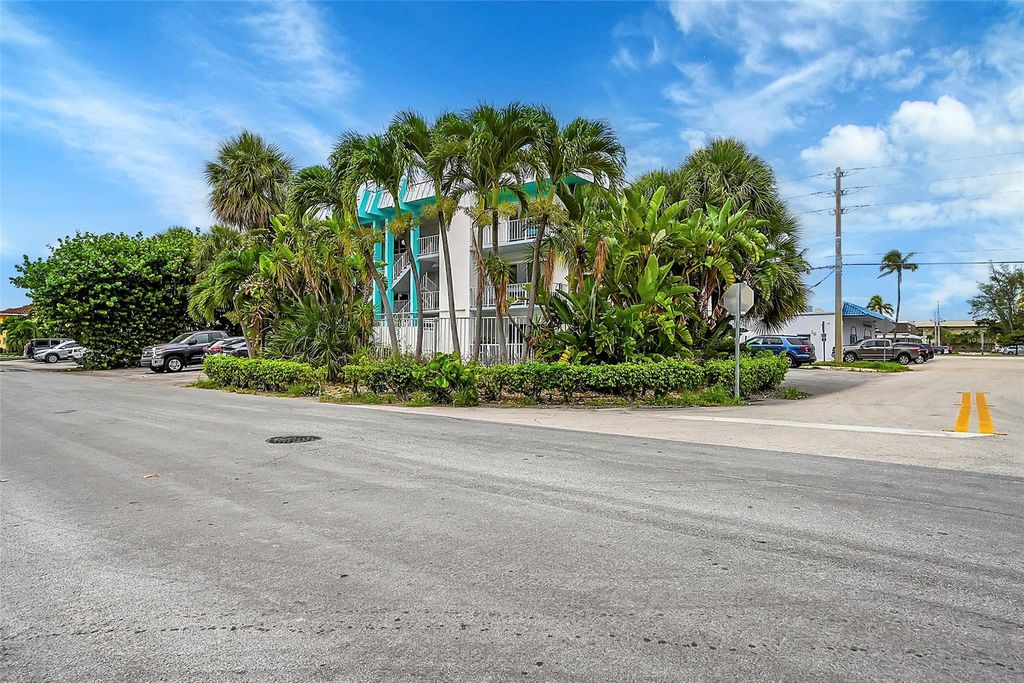 Photo of 2715 NE 49th Street #208, Fort Lauderdale, FL 33308 (MLS # F10485073)