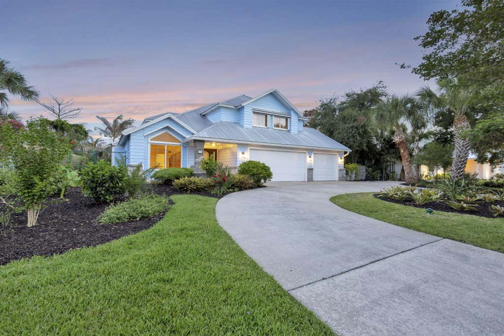 Photo of 23 Sea Gull Place, Vero Beach, FL 32960 (MLS # B26039478)