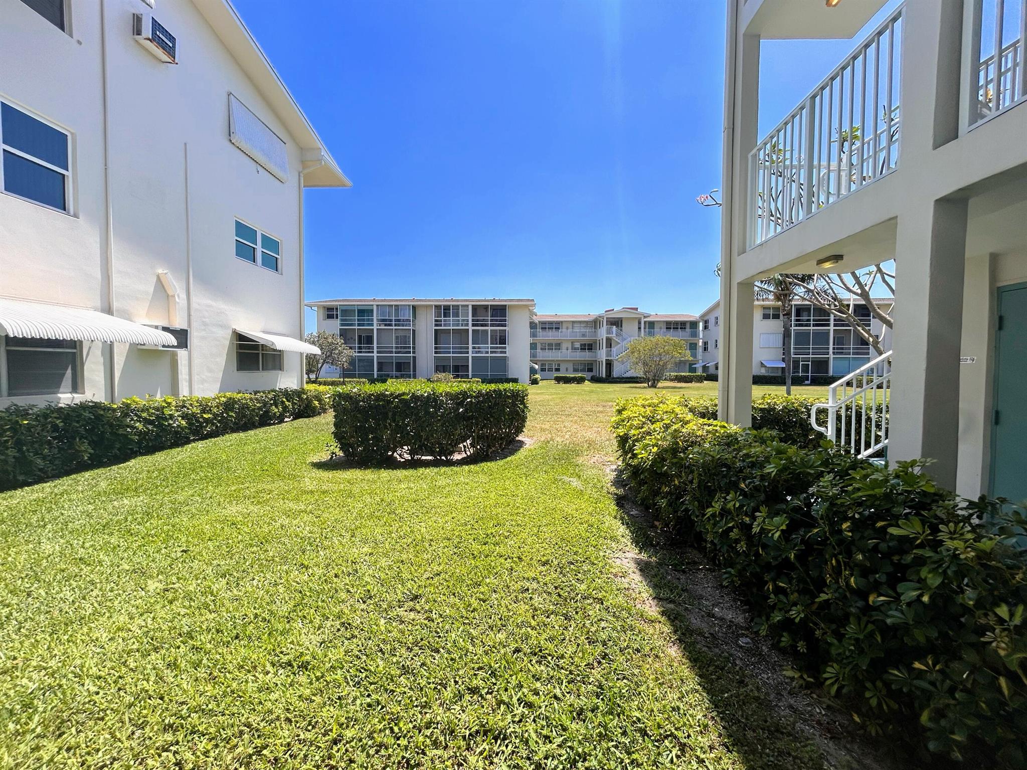 STERLING VILLAGE 450 COND - Residential