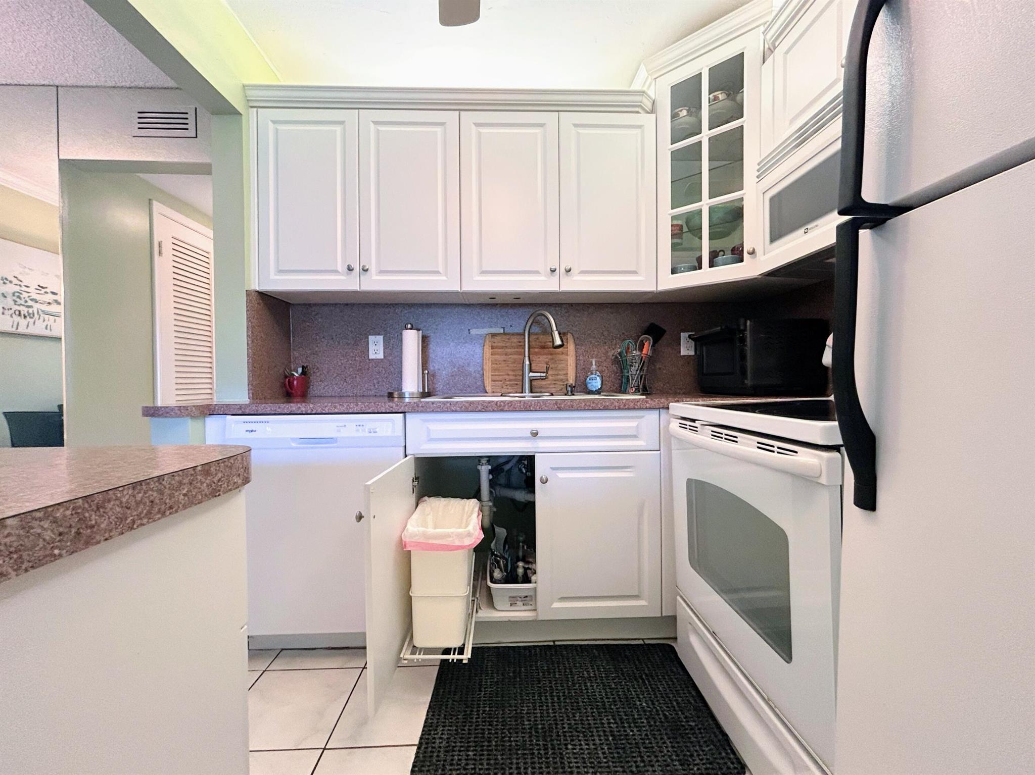 STERLING VILLAGE 450 COND - Residential