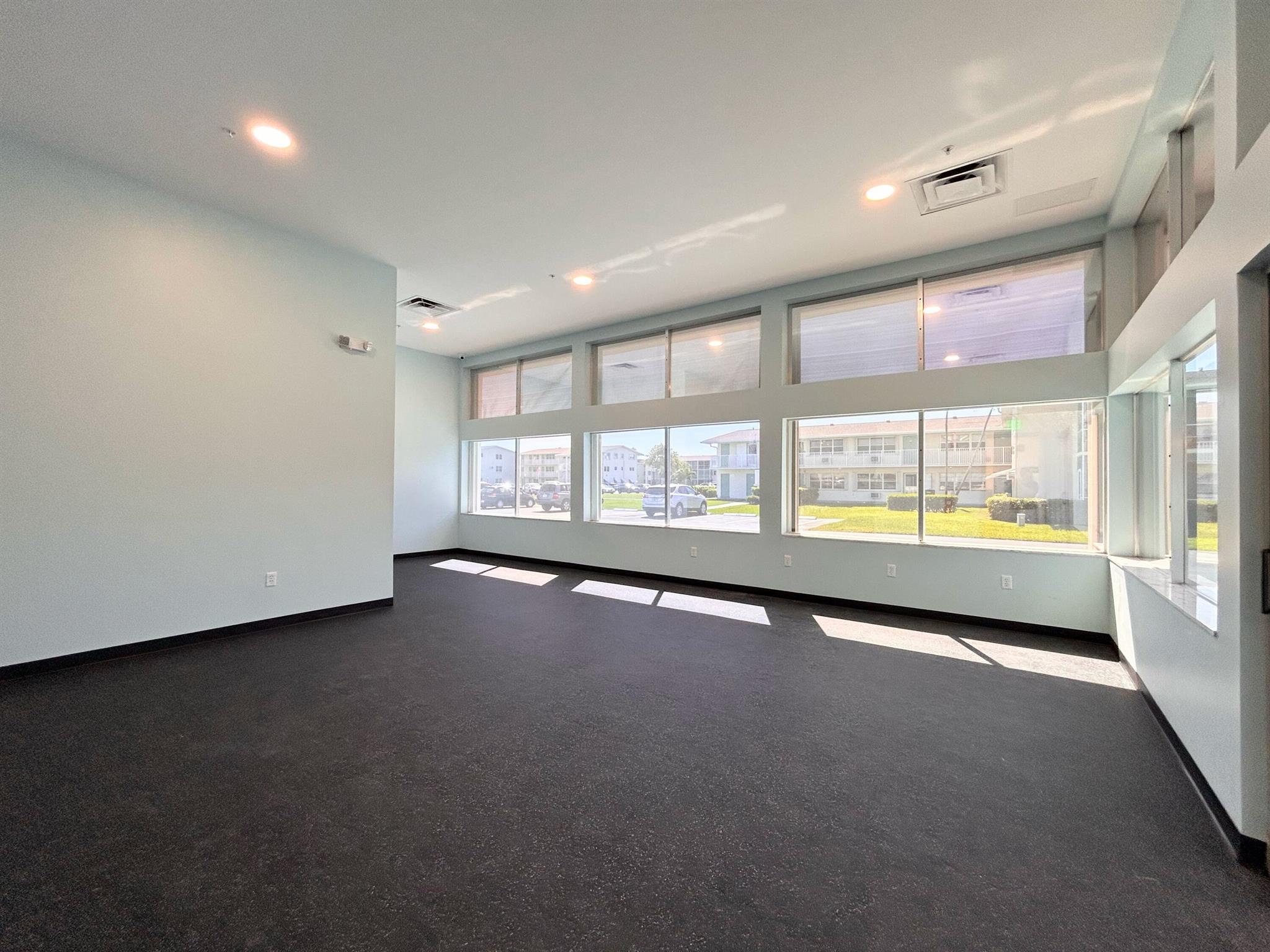 STERLING VILLAGE 450 COND - Residential