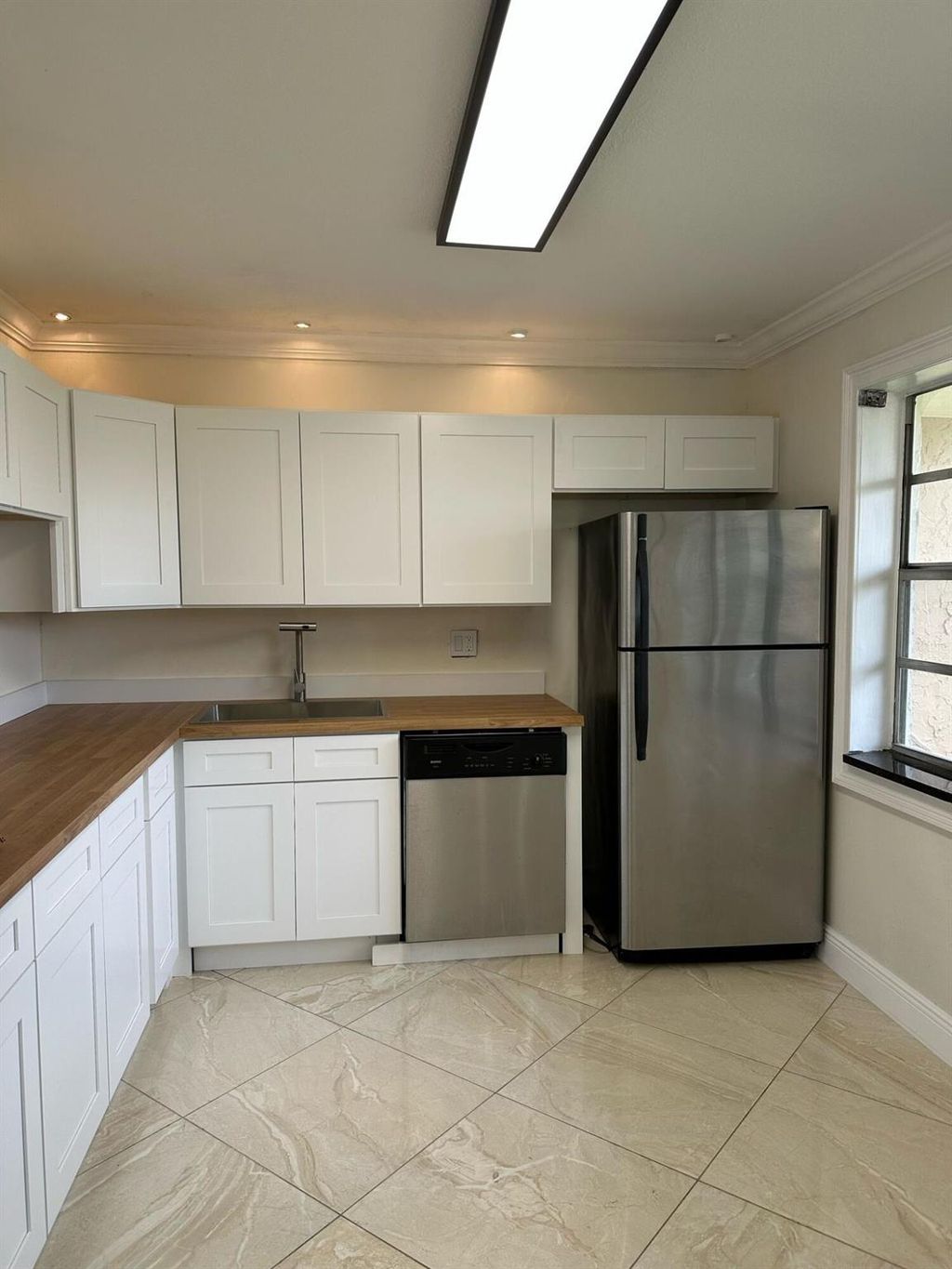 Photo of 142 Lake Anne Drive, West Palm Beach, FL 33411 (MLS # R11148273)