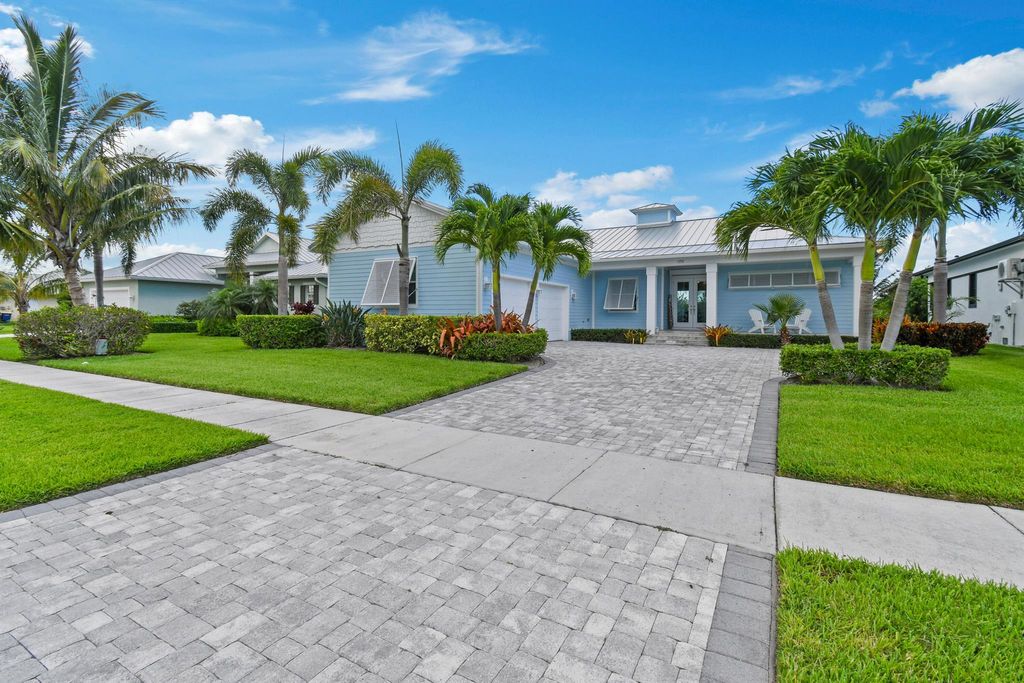 Photo of 1712 Francis Court, Fort Pierce, FL 34949 (MLS # R10901898)