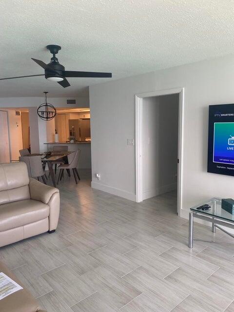 ISLANDIA II CONDOMINIUM - Residential