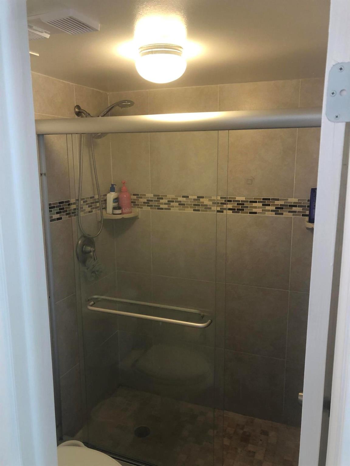 LAVERS DELRAY RACQUET CLU - Residential Lease