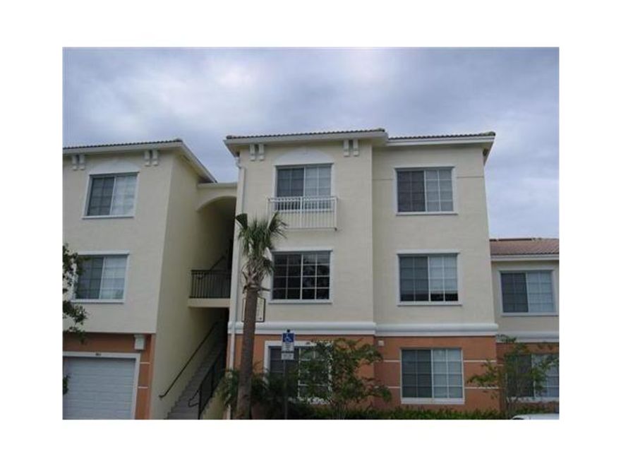 Fiore at the Gardens is one of Palm Beach Garden's premier communities offering 1 BR, 2 BR, and 3 BR condo living with many wonderful amenities such as: resort style pool, clubhouse, gym, tot lot, putting green, management onsite and unmanned gate.  
This 1 BR 1 BA second floor unit  is conveniently located on the west side of complex in building #9 offering 884+ living sq ft and extra bonus space to use as a den/office, or Florida room.