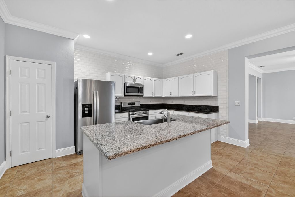 Photo of 7865 15th Lane, Vero Beach, FL 32966 (MLS # R11169195)