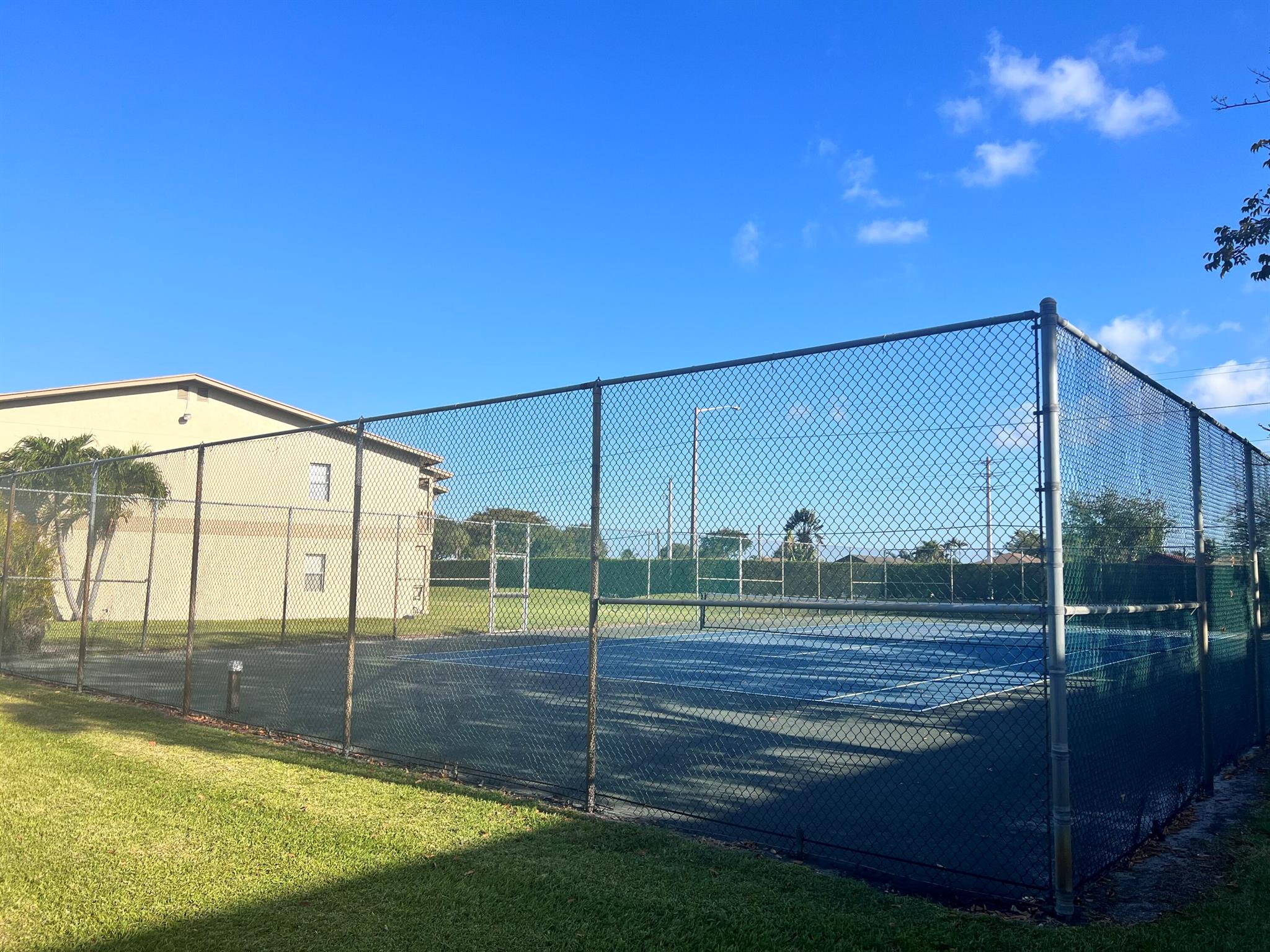 ABBEY PARK GARDENS I COND - Residential Lease