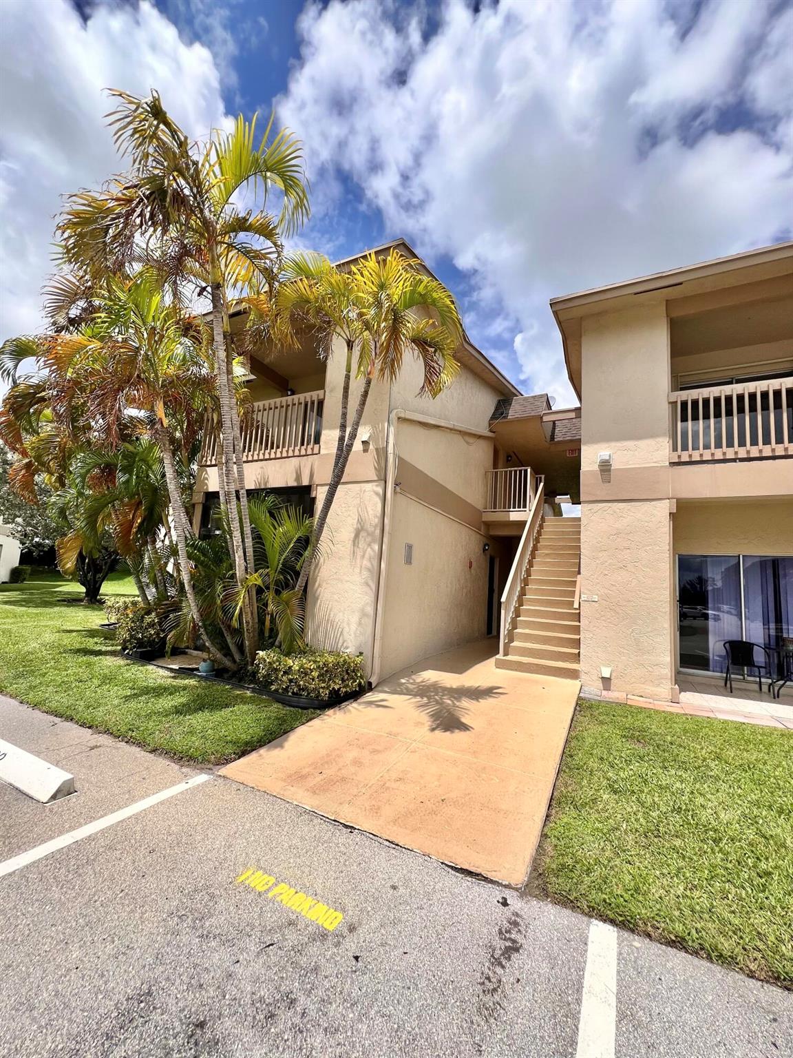 ABBEY PARK GARDENS I COND - Residential Lease