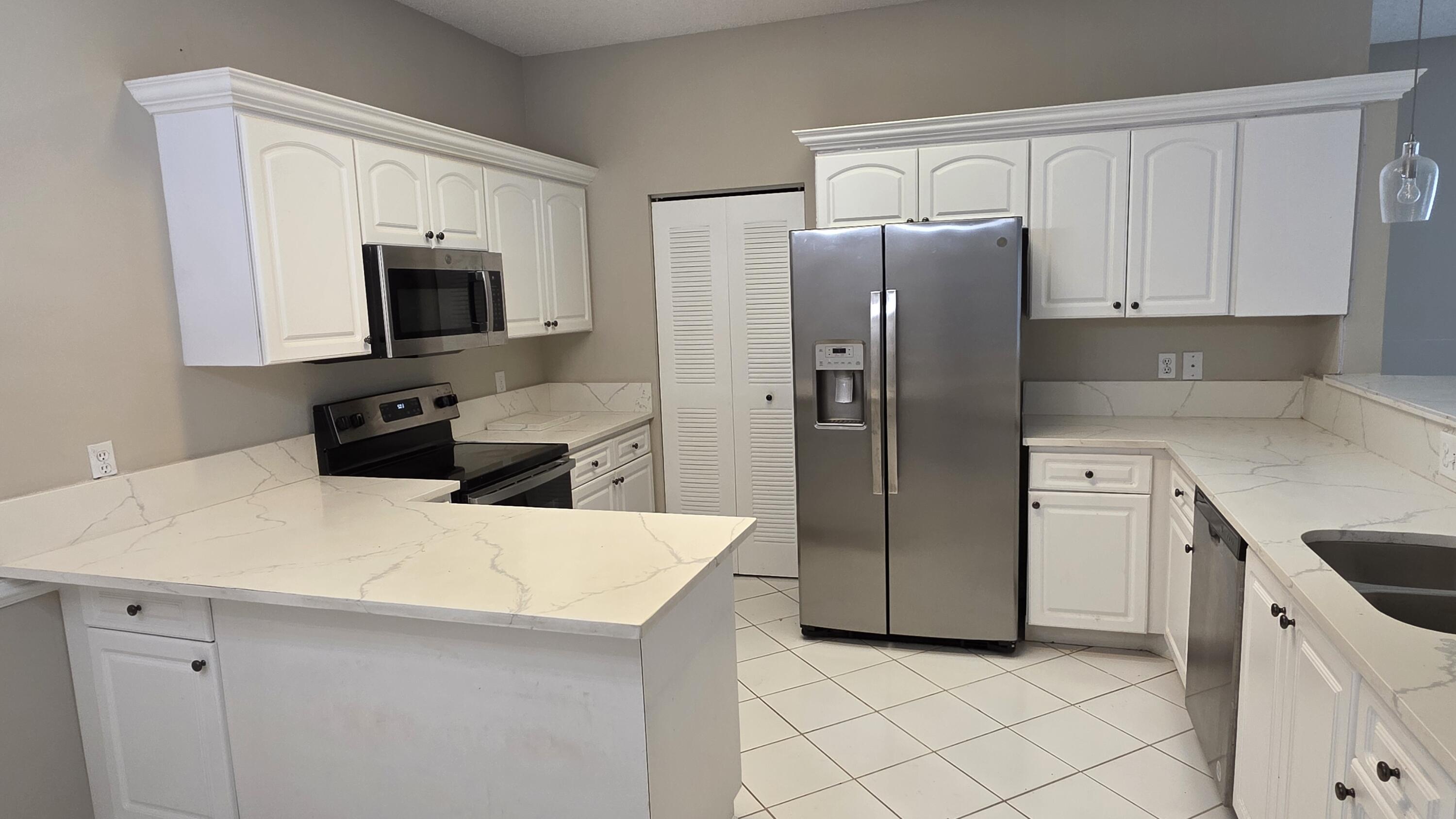 PINE RIDGE AT DELRAY BEACH - Residential