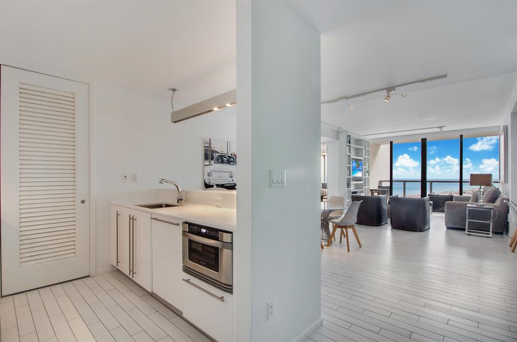 2201 COLLINS AVE CONDO - Residential