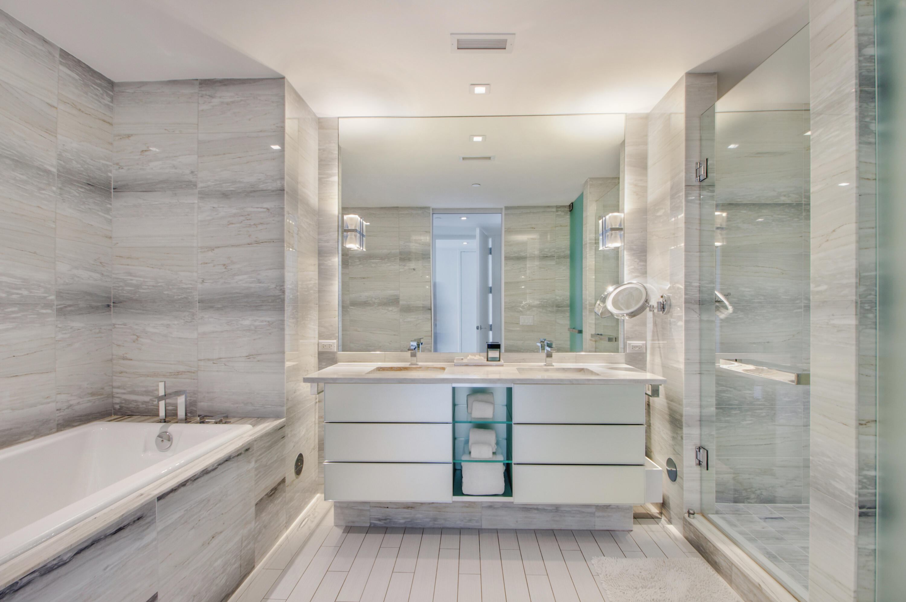 2201 COLLINS AVE CONDO - Residential