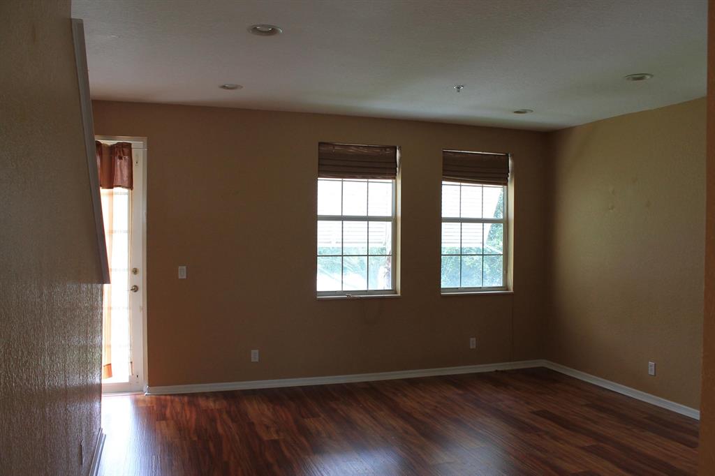 ABACOA TOWN CENTER 3 - Residential Lease