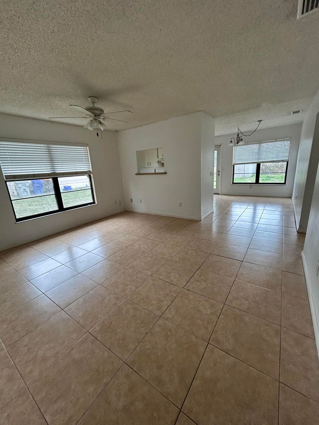 Photo of 1036 SW 19th Ave Avenue SW, Vero Beach, FL 32962 (MLS # B26009755)